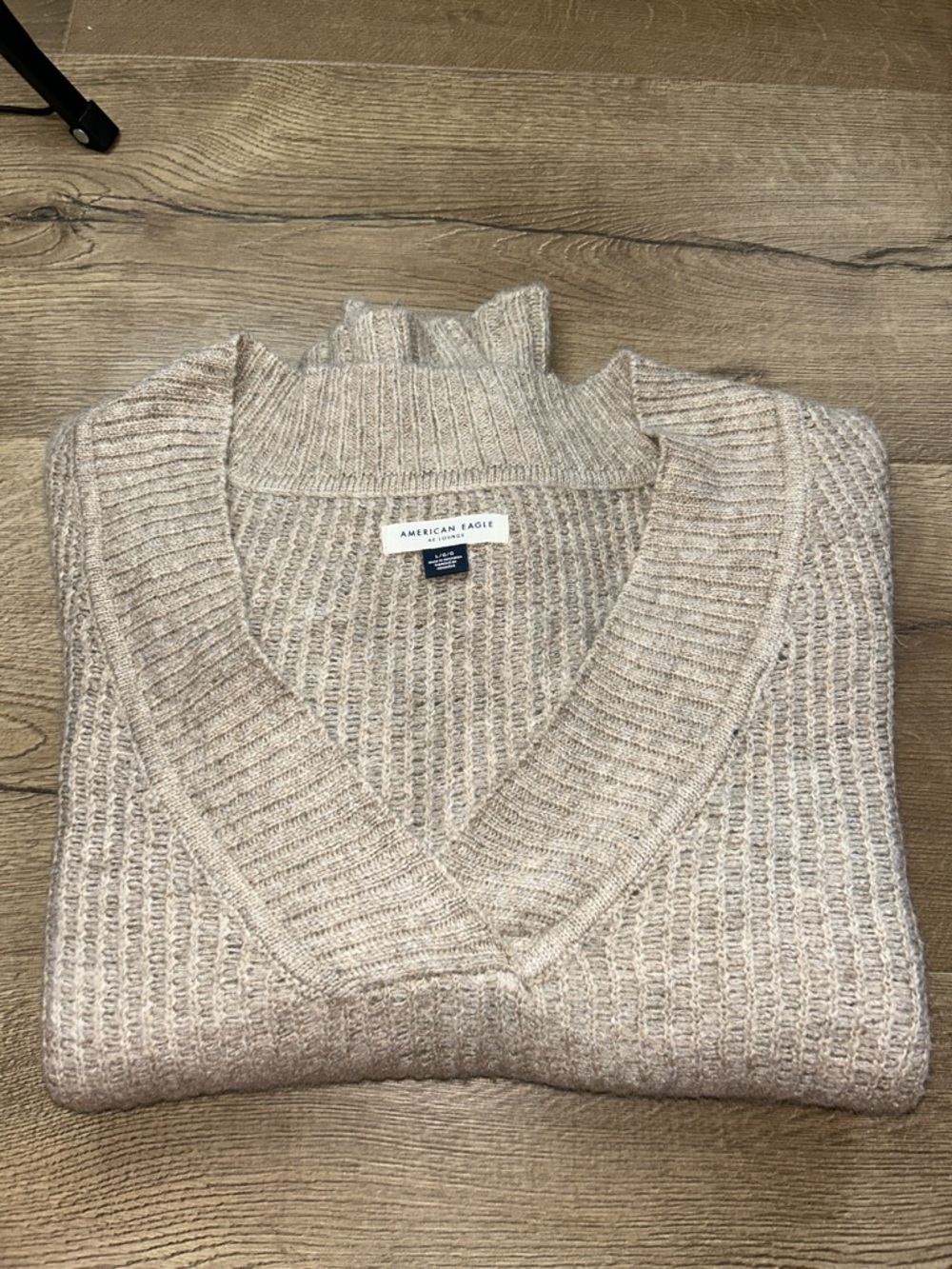 American Eagle Outfitters Beige Cream Ribbed V-Neck Sweater